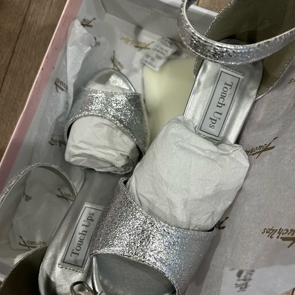 ⬇️ PRICE ⬇️ Touch ups • Silver Wedge High Heel Sandals • 7.5 - Picture 5 of 9